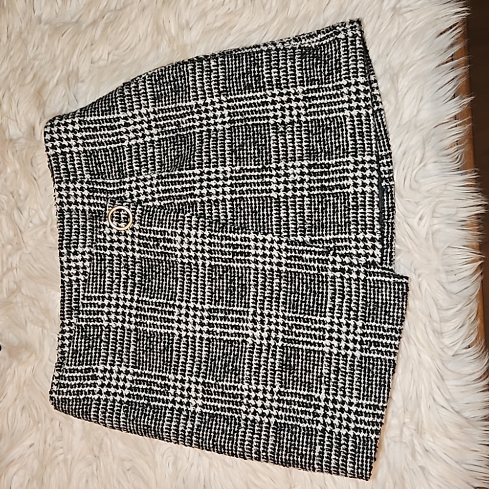 H&M Divided Wrap Front Checked Mini Skirt – Size 8 (NWT)